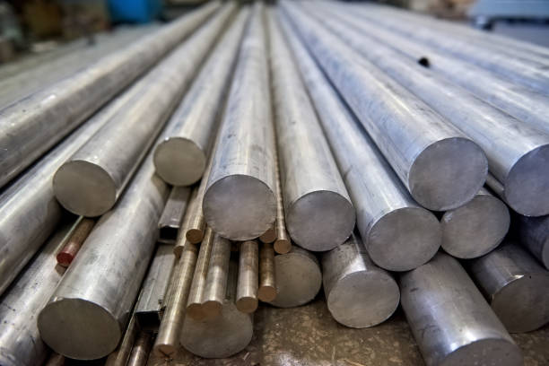 O aço pode ser até 3 vezes mais pesado do que o alumínio.